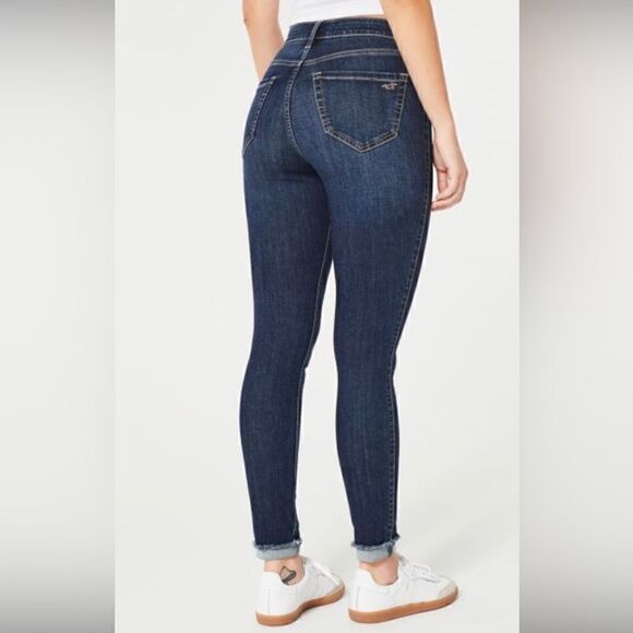 Hollister Curvy Jean size 5R 27/28 - Picture 2 of 8